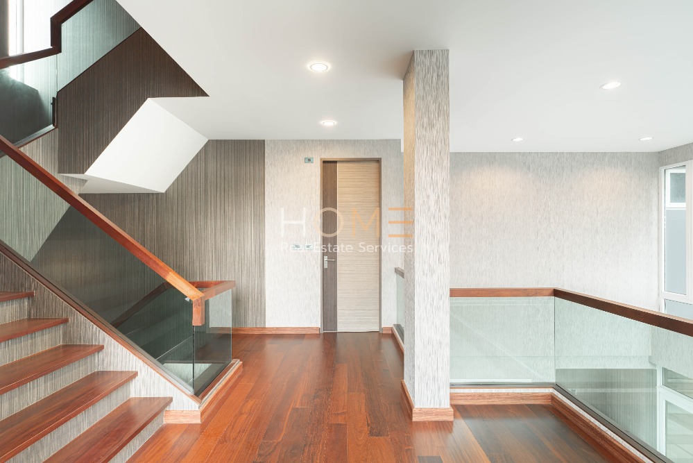 ขายบ้านลาดพร้าว เซ็นทรัลลาดพร้าว : บ้านเดี่ยว ลาดพร้าว ซอย 1 ✨ The Gallery House Pattern / Detached House 4 Bedrooms (FOR SALE), เดอะ แกลเลอรี่ เฮ้าส์ แพทเทิร์น / บ้านเดี่ยว 4 ห้องนอน (ขาย) RUK971