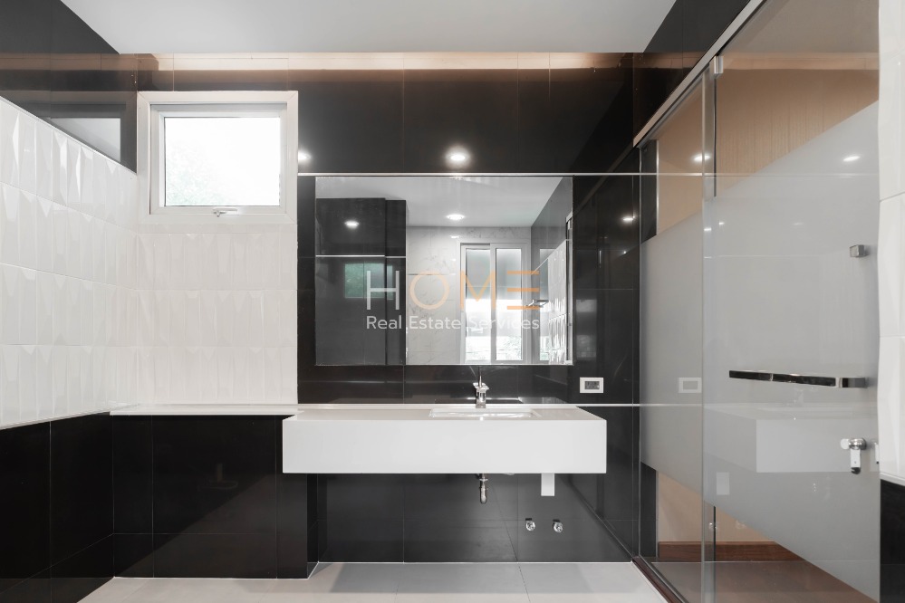 ขายบ้านลาดพร้าว เซ็นทรัลลาดพร้าว : บ้านเดี่ยว ลาดพร้าว ซอย 1 ✨ The Gallery House Pattern / Detached House 4 Bedrooms (FOR SALE), เดอะ แกลเลอรี่ เฮ้าส์ แพทเทิร์น / บ้านเดี่ยว 4 ห้องนอน (ขาย) RUK971