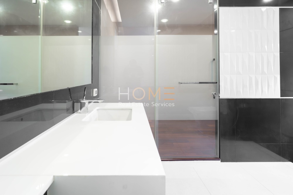 ขายบ้านลาดพร้าว เซ็นทรัลลาดพร้าว : บ้านเดี่ยว ลาดพร้าว ซอย 1 ✨ The Gallery House Pattern / Detached House 4 Bedrooms (FOR SALE), เดอะ แกลเลอรี่ เฮ้าส์ แพทเทิร์น / บ้านเดี่ยว 4 ห้องนอน (ขาย) RUK971