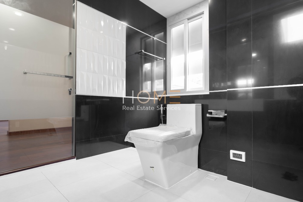 ขายบ้านลาดพร้าว เซ็นทรัลลาดพร้าว : บ้านเดี่ยว ลาดพร้าว ซอย 1 ✨ The Gallery House Pattern / Detached House 4 Bedrooms (FOR SALE), เดอะ แกลเลอรี่ เฮ้าส์ แพทเทิร์น / บ้านเดี่ยว 4 ห้องนอน (ขาย) RUK971