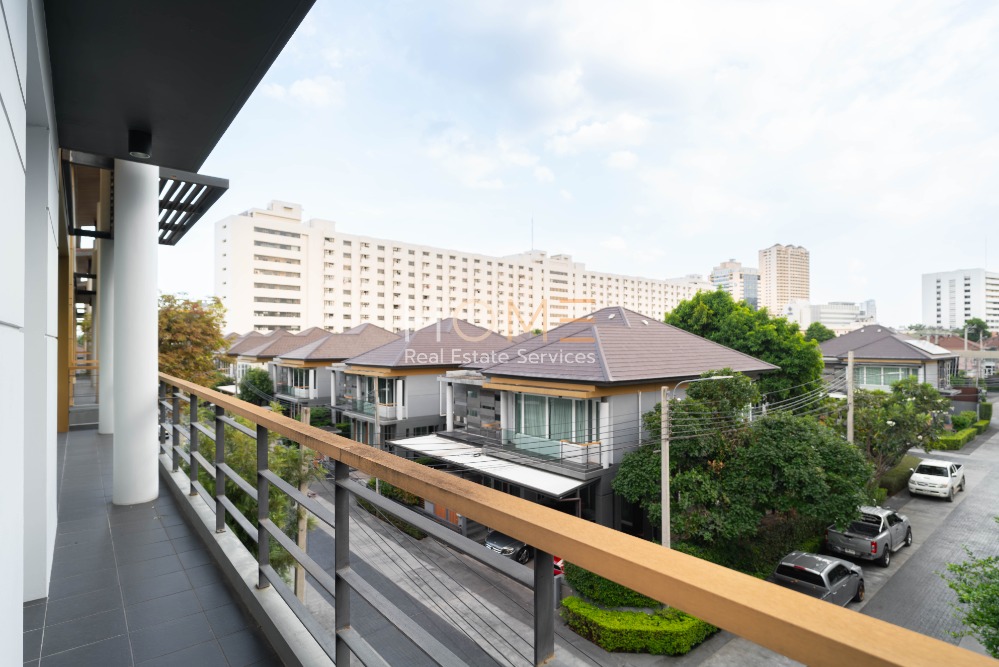 ขายบ้านลาดพร้าว เซ็นทรัลลาดพร้าว : บ้านเดี่ยว ลาดพร้าว ซอย 1 ✨ The Gallery House Pattern / Detached House 4 Bedrooms (FOR SALE), เดอะ แกลเลอรี่ เฮ้าส์ แพทเทิร์น / บ้านเดี่ยว 4 ห้องนอน (ขาย) RUK971