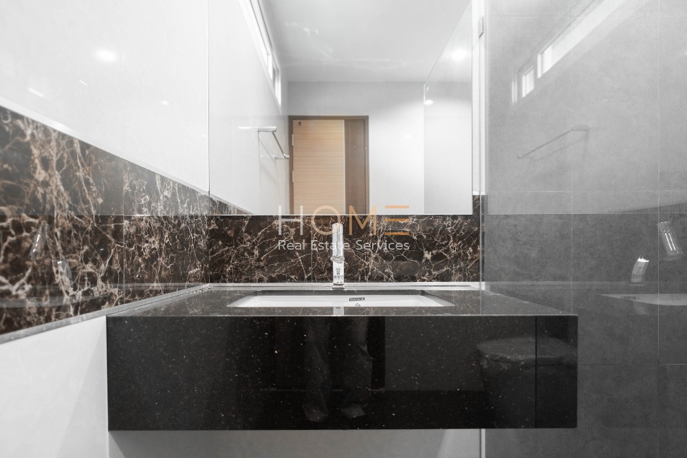 ขายบ้านลาดพร้าว เซ็นทรัลลาดพร้าว : บ้านเดี่ยว ลาดพร้าว ซอย 1 ✨ The Gallery House Pattern / Detached House 4 Bedrooms (FOR SALE), เดอะ แกลเลอรี่ เฮ้าส์ แพทเทิร์น / บ้านเดี่ยว 4 ห้องนอน (ขาย) RUK971