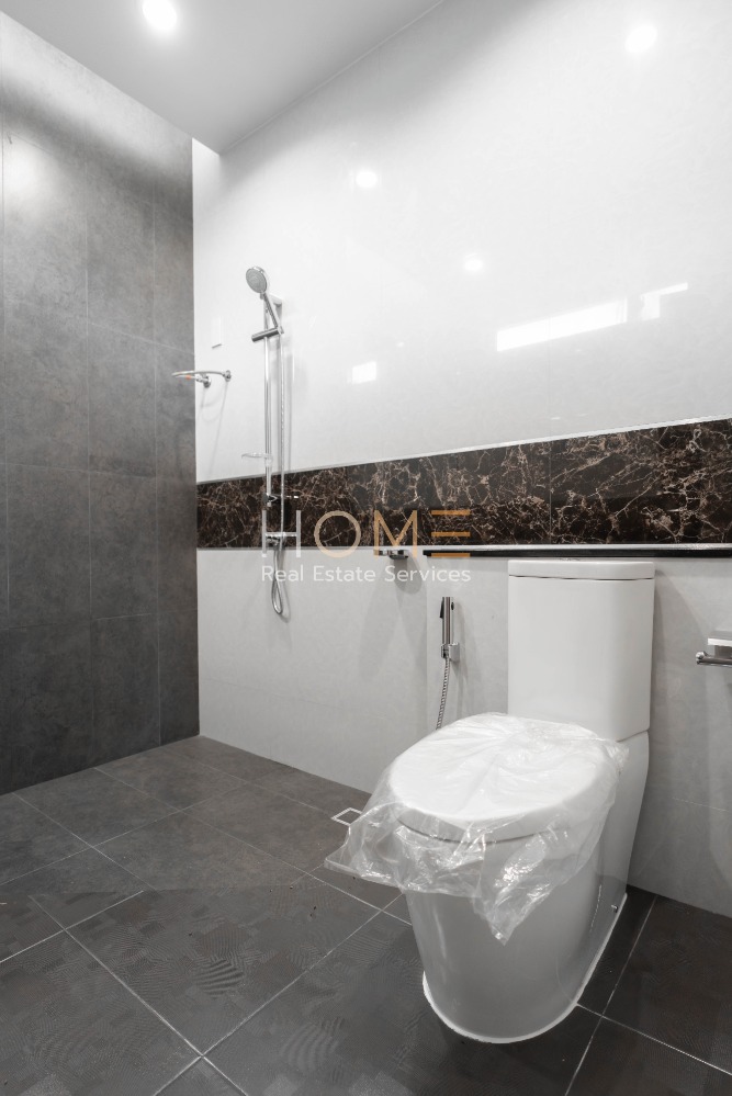 ขายบ้านลาดพร้าว เซ็นทรัลลาดพร้าว : บ้านเดี่ยว ลาดพร้าว ซอย 1 ✨ The Gallery House Pattern / Detached House 4 Bedrooms (FOR SALE), เดอะ แกลเลอรี่ เฮ้าส์ แพทเทิร์น / บ้านเดี่ยว 4 ห้องนอน (ขาย) RUK971