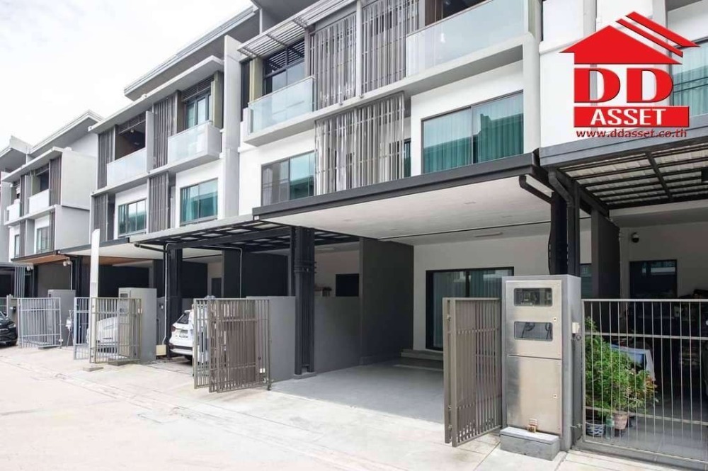 For SaleTownhomeKaset Nawamin,Ladplakao : For Sale / For Rent The Landmark Ekkamai-Ramintra Code: T8096