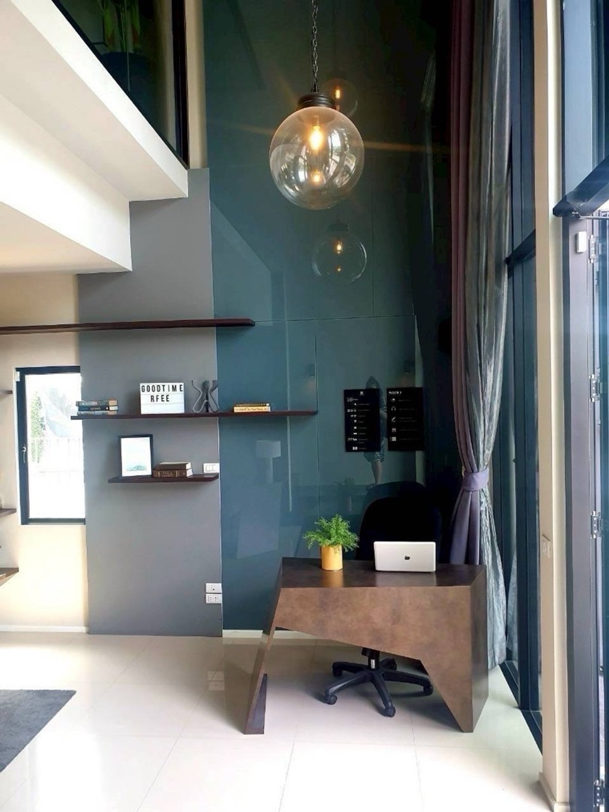 ให้เช่าโฮมออฟฟิศบางนา แบริ่ง ลาซาล : #โฮมออฟฟิต แคสเคด บางนา ให้เช่า ห้องมุม 4 ชั้น ตกแต่งสวยพร้อมใช้งาน 
:
➡️ติดถนนบางนาตราด กม. 5 เดินทางสะดวกใกล้ทางด่วน ใกล้แหล่งช็อปปิ้ง