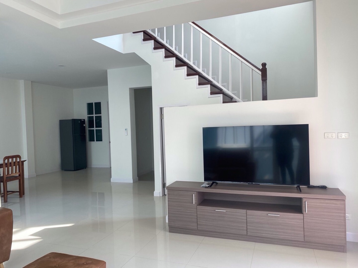 บ้านมีนบุรี-ร่มเกล้า : บ้านเดี่ยว2ชั้นให้เช่าหมู่บ้านเพอเฟครามคำแหง164  พื้นที่84.4ตารางวา 4ห้องนอน3ห้องน้ำ บ้านพร้อมอยู่พร้อมเฟอร์นิเจอร์ แอร์7ตัว ราคาเช่า 62,000 บาทต่อเดือน ค่าเช่า2ปี ราคา60,000บาท