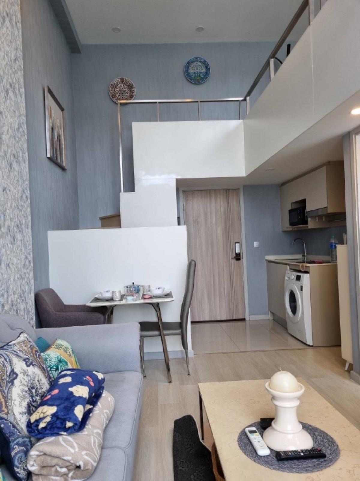 ให้เช่าคอนโดสาทร นราธิวาส : 📢👇ยูนิต Duplex ที่ Knightsbridge Prime Sathon เป็นหนึ่งในทำเลดีของย่านสาธร แต่งครบ วิวโล่ง พร้อมข้อเสนอพิเศษทำความสะอาด 2 ชั่วโมง 2 ครั้งต่อเดือน