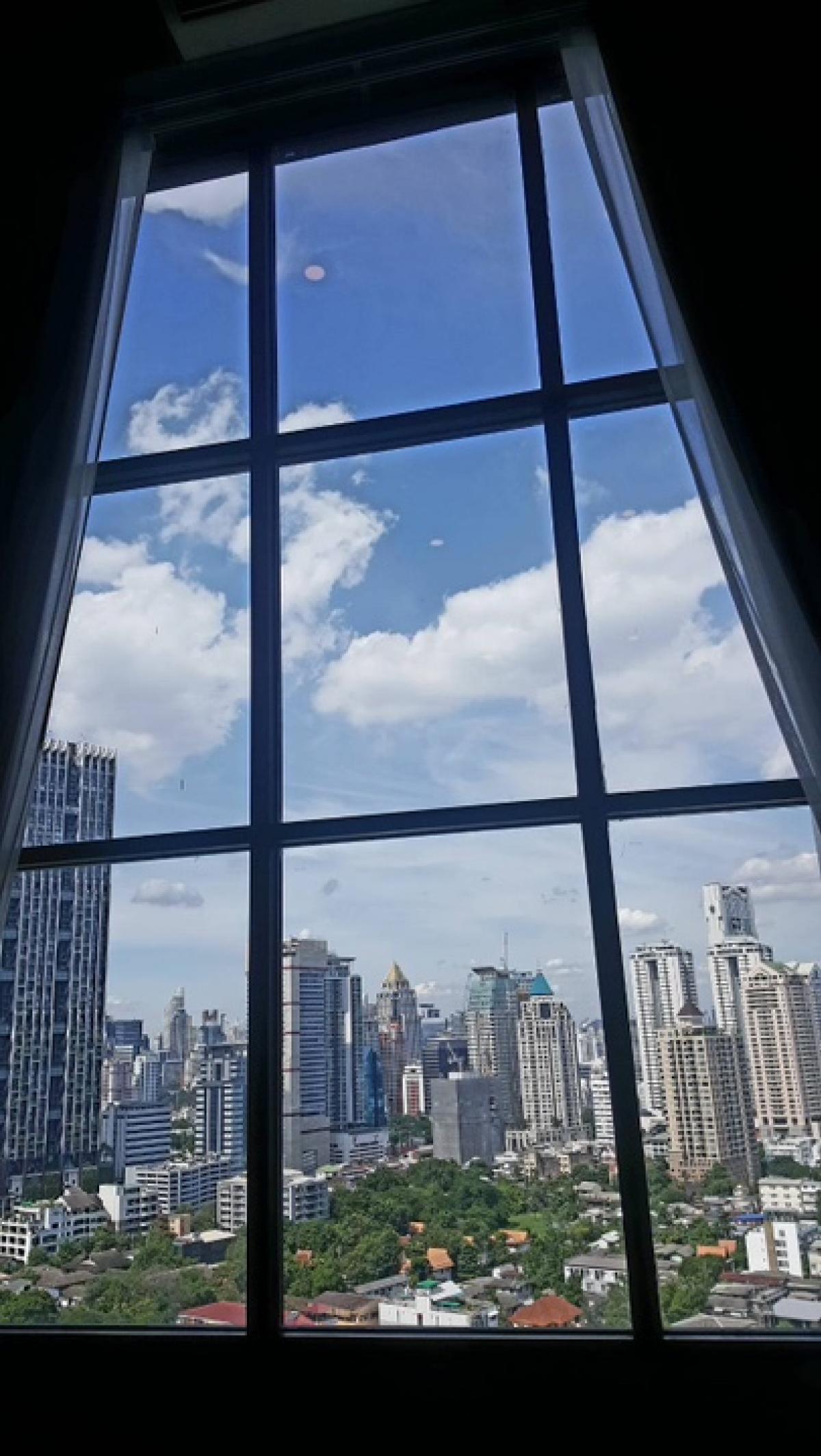 ให้เช่าคอนโดสาทร นราธิวาส : 📢👇ยูนิต Duplex ที่ Knightsbridge Prime Sathon เป็นหนึ่งในทำเลดีของย่านสาธร แต่งครบ วิวโล่ง พร้อมข้อเสนอพิเศษทำความสะอาด 2 ชั่วโมง 2 ครั้งต่อเดือน