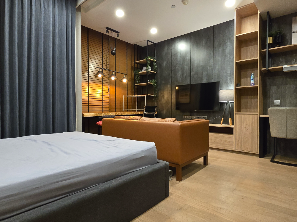 For RentCondoSiam Paragon ,Chulalongkorn,Samyan : Ashton Chula Silom【𝐒𝐄𝐋𝐋 & 𝐑𝐄𝐍𝐓】🔥The dream condo for the new generation with a cool Loft room that has complete functions in a convenient location 🔥 Contact Line ID: @hacondo