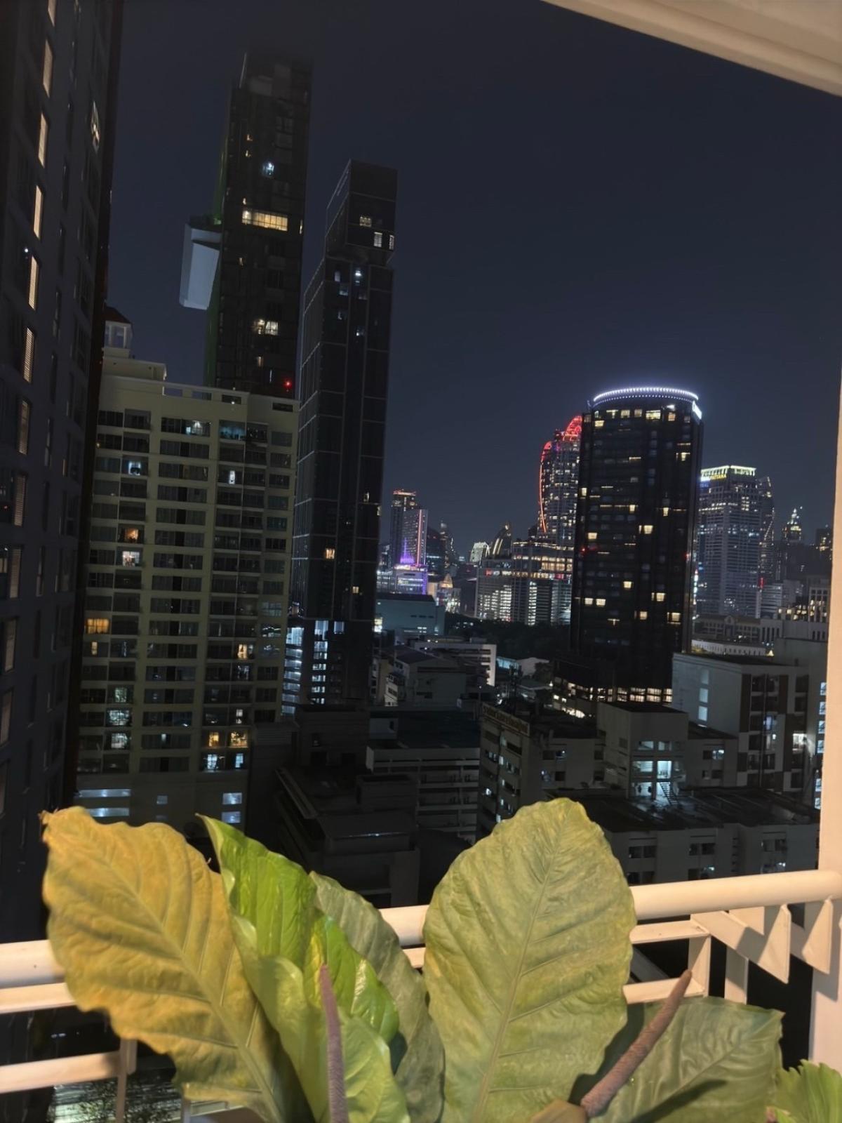 For SaleCondoRatchathewi,Phayathai : 03/04/2026, Luxury in the heart of Ratchathewi!
2-bedroom condo with a swimming pool near BTS/MRT! 0642748883