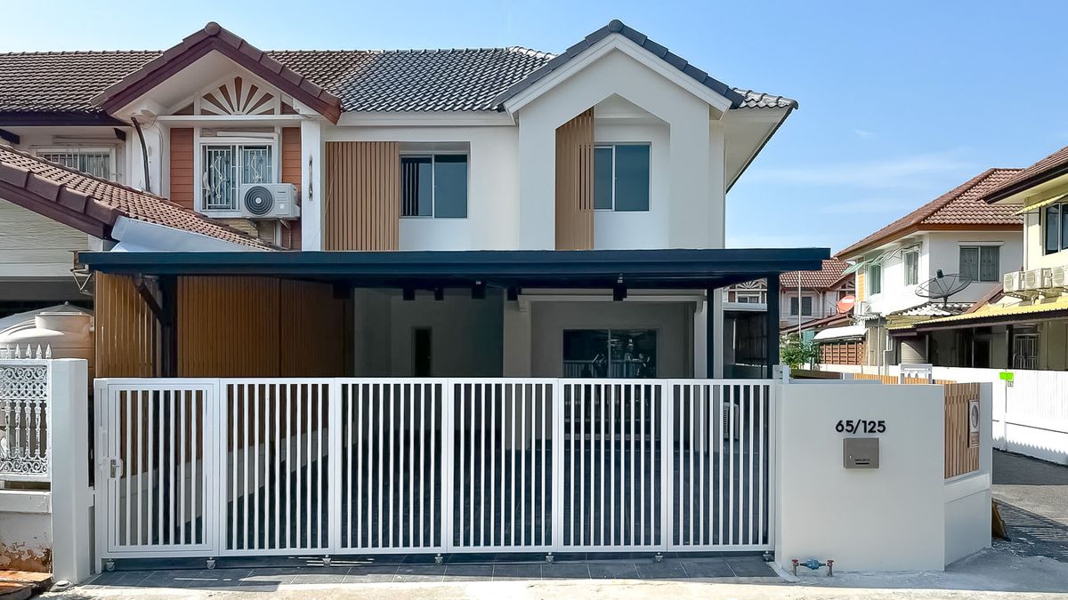 ขายทาวน์โฮมวิภาวดี ดอนเมือง หลักสี่ : 🏡 หลังมุม! รีโนเวทใหม่ทั้งหลัง "พฤกษาวิลล์ 3 สรงประภา-ดอนเมือง" เพียง 3.49 ล้าน บ้านพร้อมอยู่ พื้นที่ด้านข้างเยอะ ทำเลศักยภาพ ใกล้ทางด่วน รถไฟฟ้า และแหล่งของกินเพียบ!