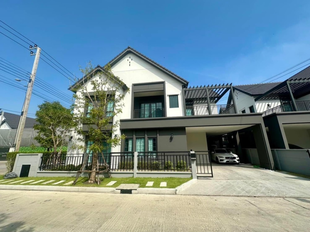 ให้เช่าบ้านบางนา แบริ่ง ลาซาล : For Rent: Detached House, Centro Bangna, 4 Bedrooms /5 Bathrooms *Fully Furnished /Corner Unit* Ready to move in