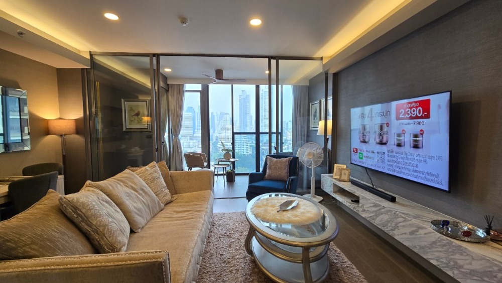 For RentCondoKhlongtoei, Kluaynamthai : For rent, 1 bedroom plus, lake view,  FREE MAID CLEANING 1 time/WEEK next to the Queen Sirikit National Convention Centre BTS station