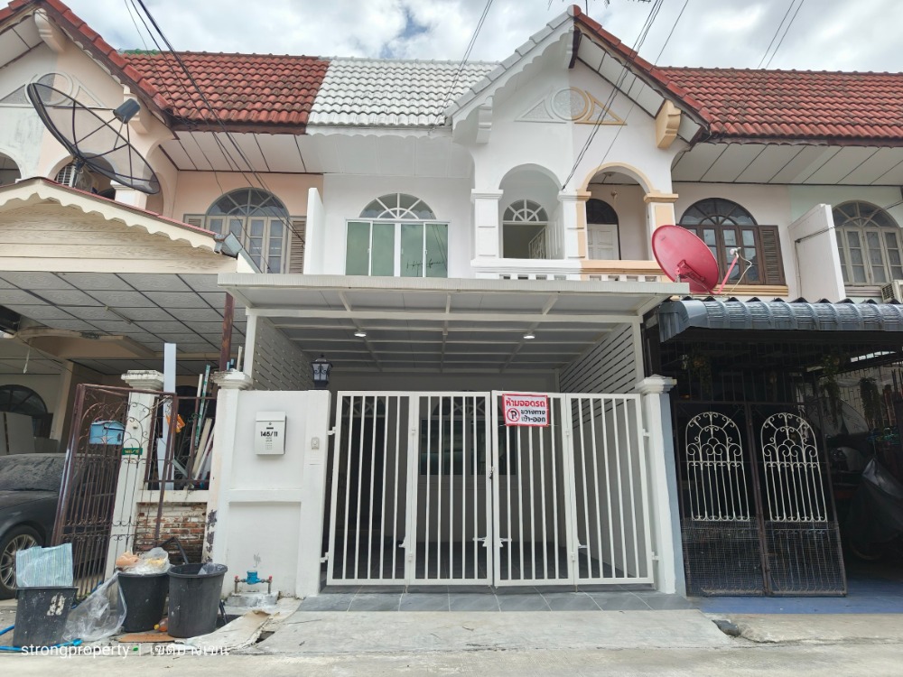 For SaleTownhomeNawamin, Ramindra : Townhouse Ram Intra Khubon 27 near Fashion Island, Sena Villa Village 1-2 Khubon 27, Soi 48
