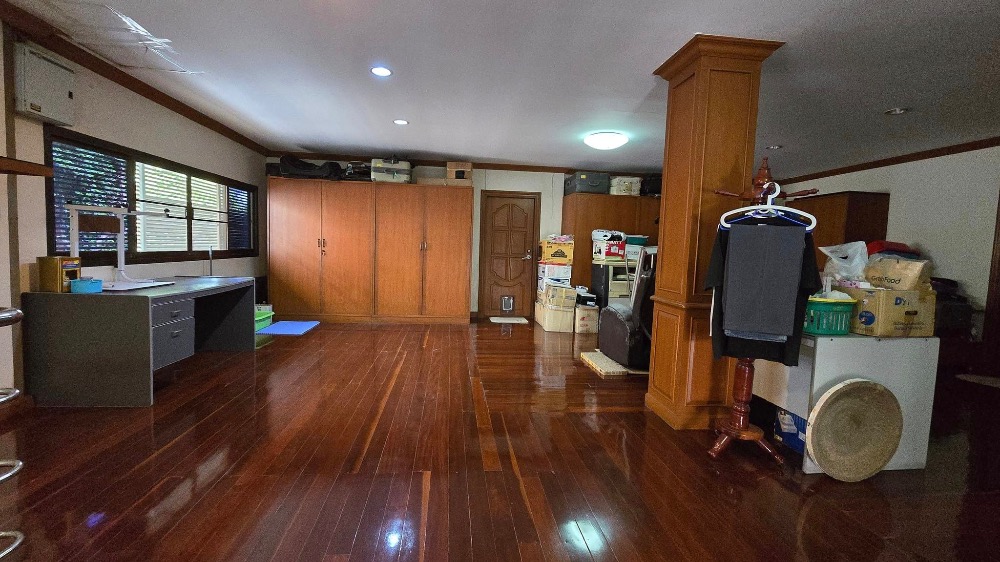 For SaleHousePattanakan, Srinakarin : For sale: 2-storey detached house, Panya Village Pattanakarn, Soi Pattanakarn 30, corner house