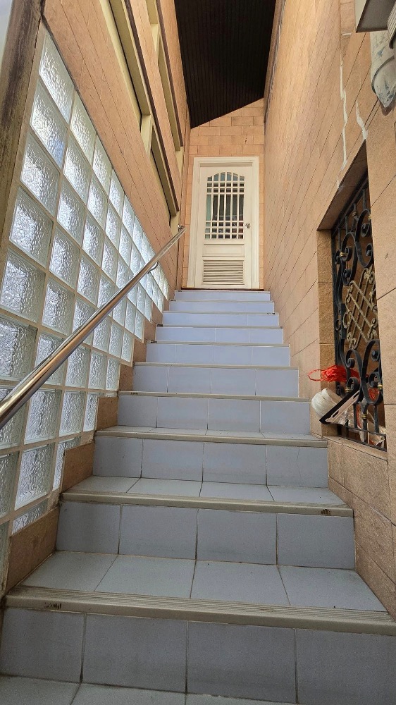 For SaleHousePattanakan, Srinakarin : For sale: 2-storey detached house, Panya Village Pattanakarn, Soi Pattanakarn 30, corner house