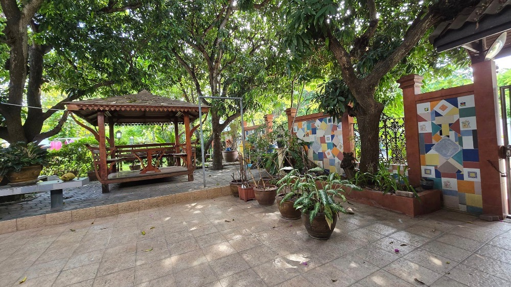 For SaleHousePattanakan, Srinakarin : For sale: 2-storey detached house, Panya Village Pattanakarn, Soi Pattanakarn 30, corner house