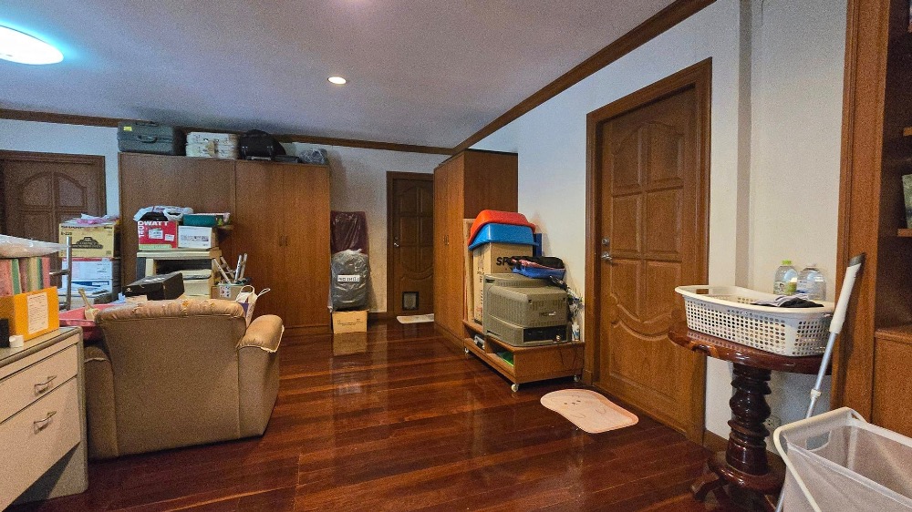 For SaleHousePattanakan, Srinakarin : For sale: 2-storey detached house, Panya Village Pattanakarn, Soi Pattanakarn 30, corner house