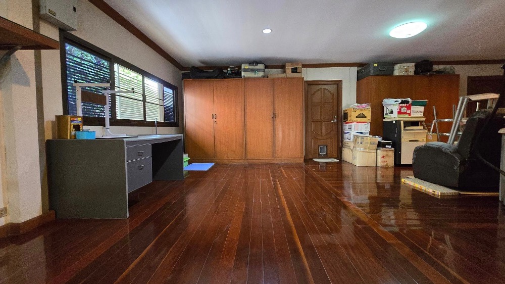 For SaleHousePattanakan, Srinakarin : For sale: 2-storey detached house, Panya Village Pattanakarn, Soi Pattanakarn 30, corner house