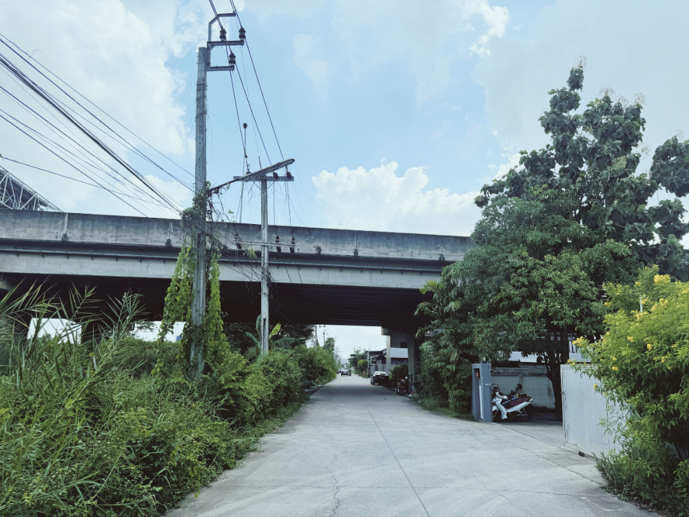 ขายที่ดินนวมินทร์ รามอินทรา : ขายที่ดิน ซอยจตุโชติ6 แปลงสวย เนื้อที่ 265ตารางวา น่าซื้อเก็บมาก