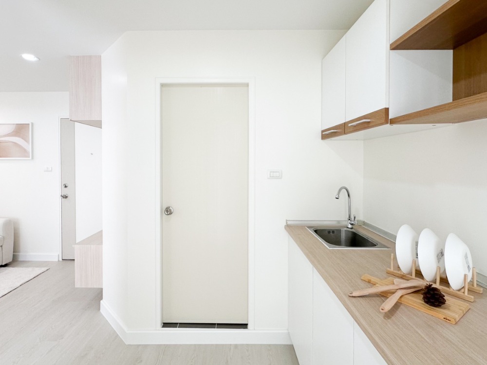 For SaleCondoKaset Nawamin,Ladplakao : Condo for sale, Lumpini Ramintra-Lat Phrao 2, beautiful room, complete with new furniture