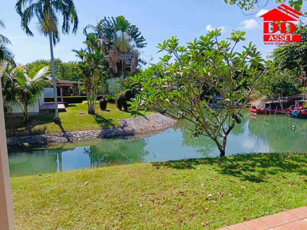 ขายบ้านระยอง : ขายบ้านเดี่ยวชั้นเดียว หลังมุม หมู่บ้านร็อคการ์เด้นบีช จ.ระยอง อำเภอแกลง บ้านรีโนเวทใหม่ รหัส : H8131