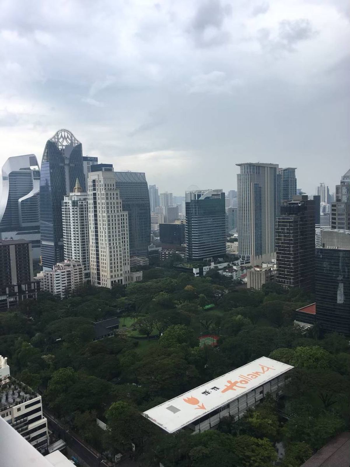 For RentCondoWitthayu, Chidlom, Langsuan, Ploenchit : • 𝐑𝐄𝐍𝐓 • 𝐒𝐢𝐧𝐝𝐡𝐨𝐫𝐧 𝐑𝐞𝐬𝐢𝐝𝐞𝐧𝐜𝐞 • 𝟐 𝐁𝐞𝐝 • 𝟏𝟐𝟎 𝐒𝐪𝐦. • 𝟏𝟒𝟎𝟎𝟎𝟎 • 𝐅𝐮𝐥𝐥𝐲-𝐅𝐮𝐫𝐧𝐢𝐬𝐡𝐞𝐝 𝐋𝐢𝐧𝐞 𝐈𝐃 : 𝐕𝐚𝐬𝐬𝐢𝐥𝐲