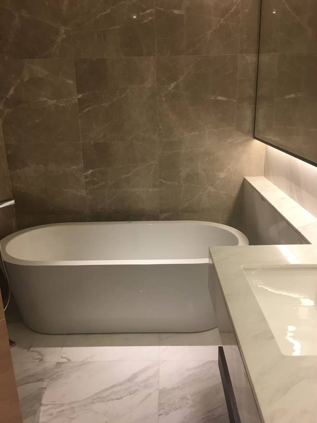 For RentCondoWitthayu, Chidlom, Langsuan, Ploenchit : • 𝐑𝐄𝐍𝐓 • 𝐒𝐢𝐧𝐝𝐡𝐨𝐫𝐧 𝐑𝐞𝐬𝐢𝐝𝐞𝐧𝐜𝐞 • 𝟐 𝐁𝐞𝐝 • 𝟏𝟐𝟎 𝐒𝐪𝐦. • 𝟏𝟒𝟎𝟎𝟎𝟎 • 𝐅𝐮𝐥𝐥𝐲-𝐅𝐮𝐫𝐧𝐢𝐬𝐡𝐞𝐝 𝐋𝐢𝐧𝐞 𝐈𝐃 : 𝐕𝐚𝐬𝐬𝐢𝐥𝐲