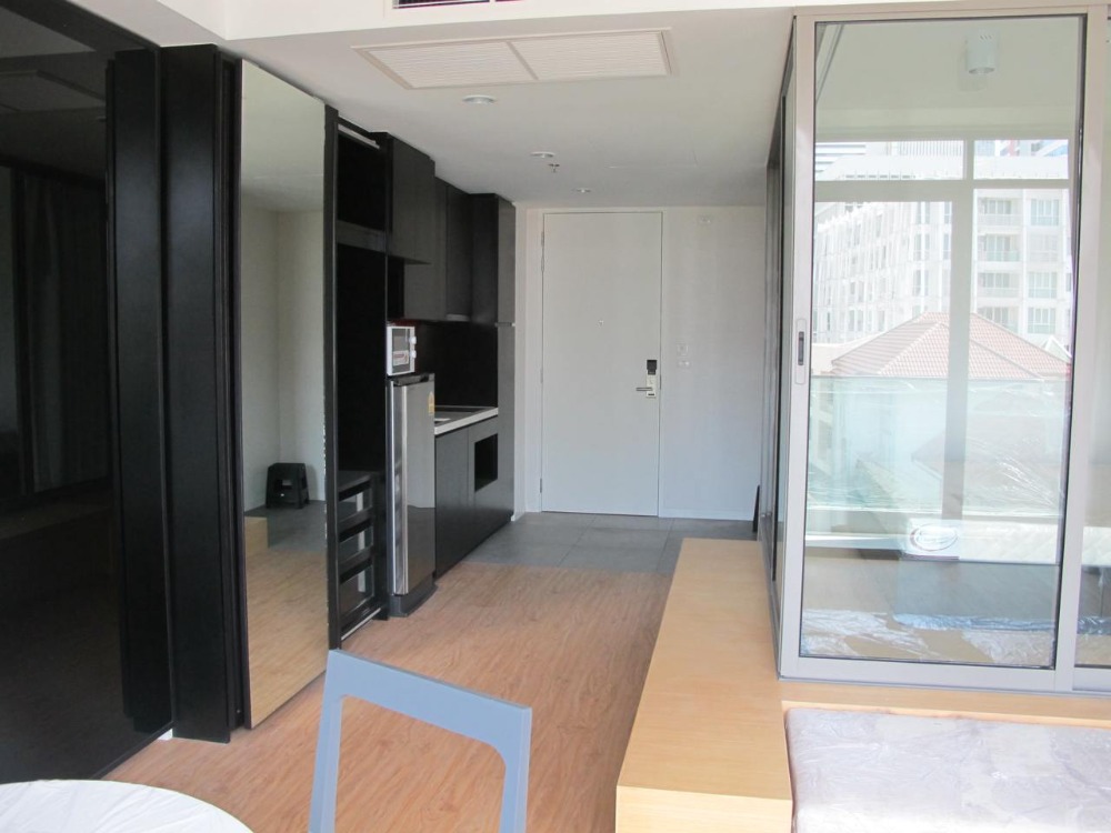 ขายคอนโดสีลม ศาลาแดง บางรัก : Siamese Surawong【𝐒𝐄𝐋𝐋】🔥การใช้ชีวิตในเมืองที่ไม่หยุดนิ่ง คอนโดที่ตอบสนองทุกไลฟ์สไตล์ พร้อมเข้าอยู่🔥 ติดต่อไลน์ไอดี: @hacondo