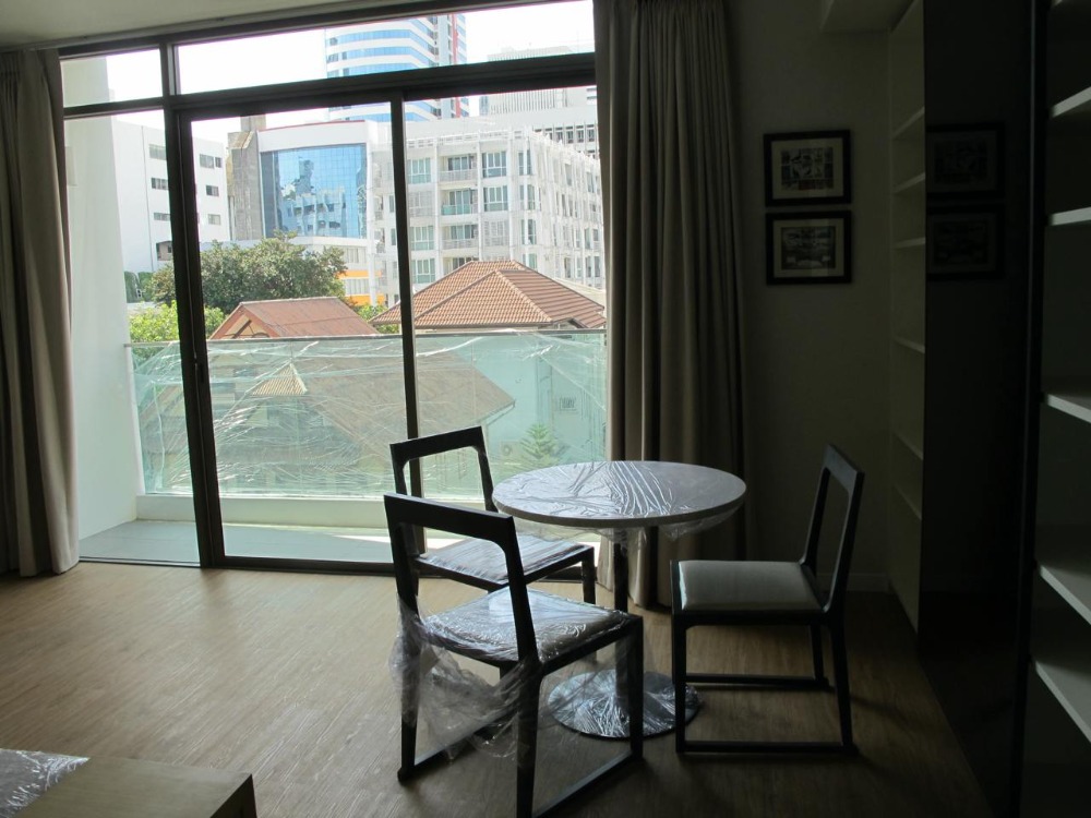 ขายคอนโดสีลม ศาลาแดง บางรัก : Siamese Surawong【𝐒𝐄𝐋𝐋】🔥การใช้ชีวิตในเมืองที่ไม่หยุดนิ่ง คอนโดที่ตอบสนองทุกไลฟ์สไตล์ พร้อมเข้าอยู่🔥 ติดต่อไลน์ไอดี: @hacondo