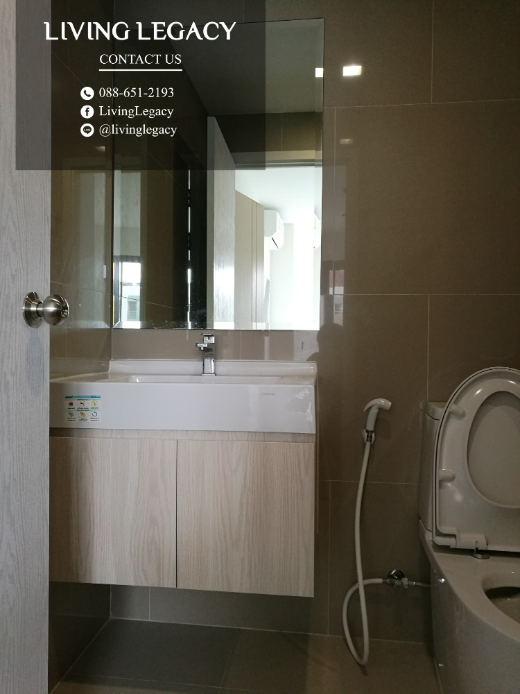 For RentCondoPattanakan, Srinakarin : SLOR4G Condo for rent Rich Park @ Triple Station 27 sq m. 23rd floor line id : @livinglegacy tel : 088-651-2193