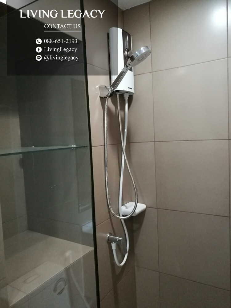 For RentCondoPattanakan, Srinakarin : SLOR4G Condo for rent Rich Park @ Triple Station 27 sq m. 23rd floor line id : @livinglegacy tel : 088-651-2193