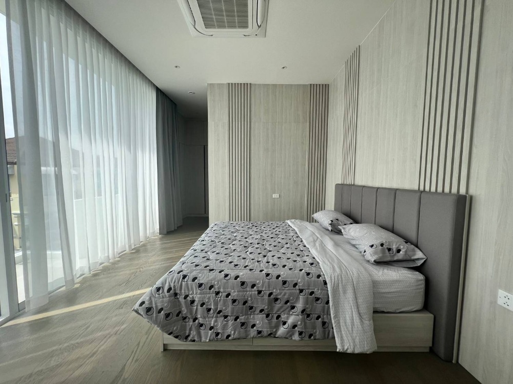 ให้เช่าบ้านพระราม 9 เพชรบุรีตัดใหม่ RCA : Noble Terra Rama 9 for rent