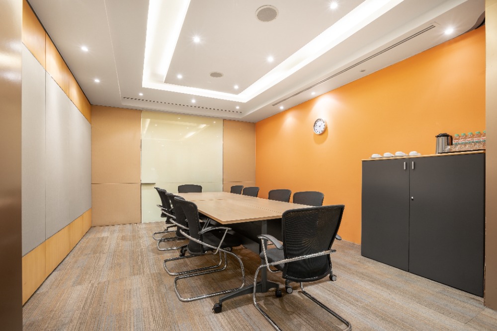 ให้เช่าสำนักงานสยาม จุฬา สามย่าน : Book open plan office space for businesses of all sizes in Regus CRC Tower - All Seasons Place