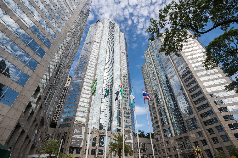 ให้เช่าสยาม จุฬา สามย่าน : All-inclusive access to workspace and virtual office in Regus CRC Tower - All Seasons Place