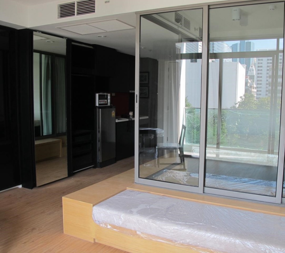 ขายคอนโดสีลม ศาลาแดง บางรัก : Siamese Surawong【𝐒𝐄𝐋𝐋】🔥การใช้ชีวิตในเมืองที่ไม่หยุดนิ่ง คอนโดที่ตอบสนองทุกไลฟ์สไตล์ พร้อมเข้าอยู่🔥 ติดต่อไลน์ไอดี: @hacondo