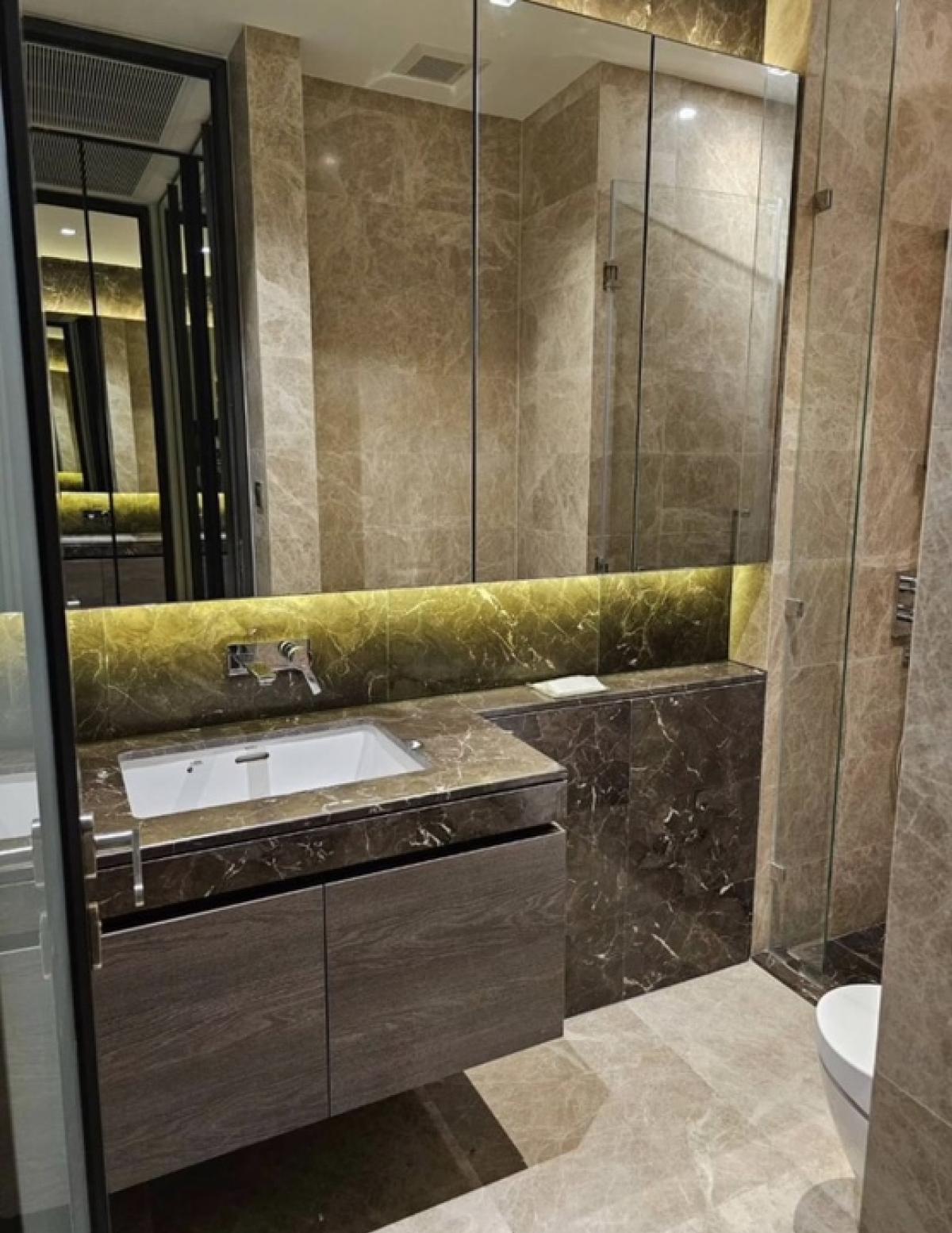 For SaleCondoWitthayu, Chidlom, Langsuan, Ploenchit : Condo for sale 28 Chidlom size 47 Sq.m 1 bed 1 bath only 14.99 MB| Rent 50,000 contact 086-795-9997 (Jimmy)