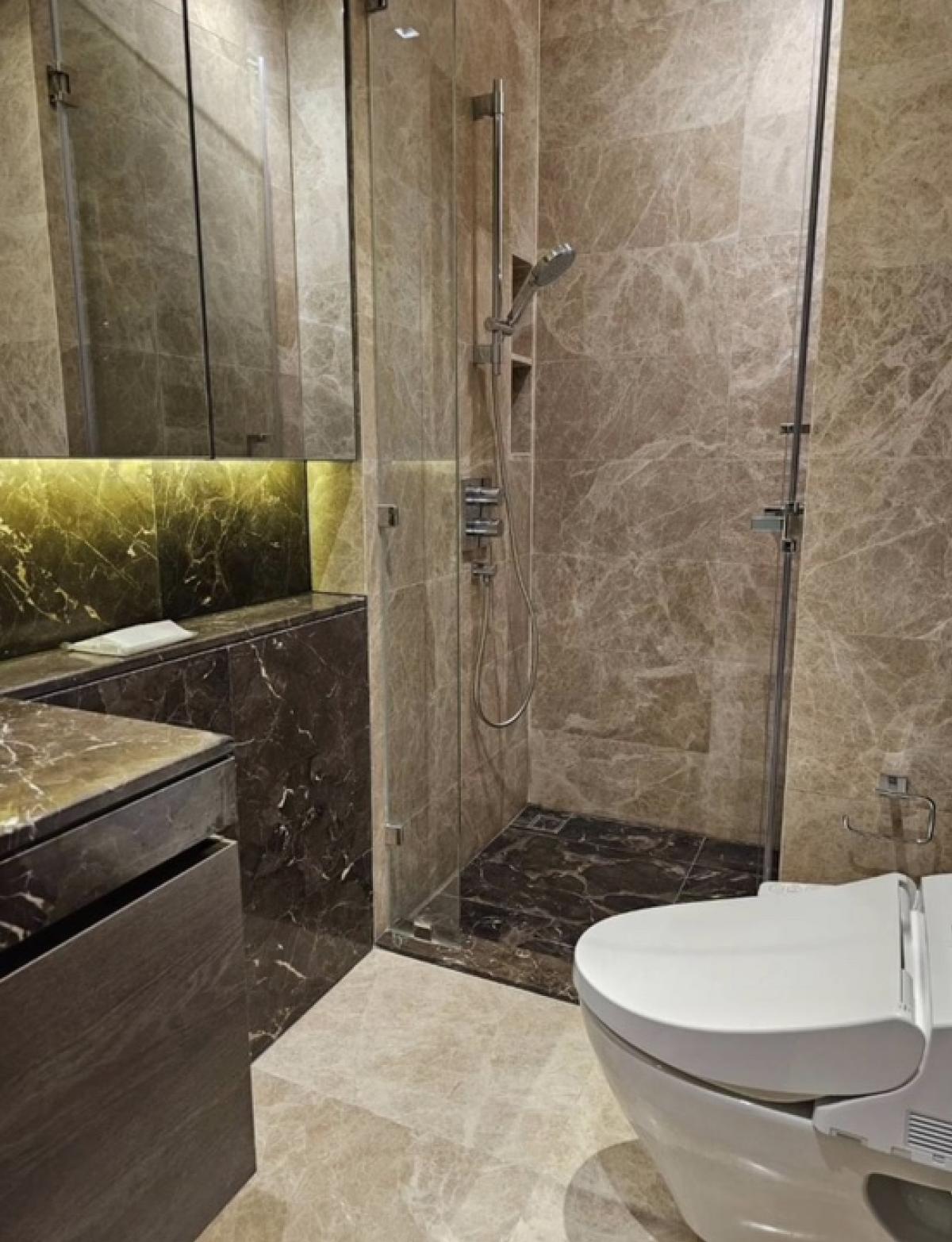 For SaleCondoWitthayu, Chidlom, Langsuan, Ploenchit : Condo for sale 28 Chidlom size 47 Sq.m 1 bed 1 bath only 14.99 MB| Rent 50,000 contact 086-795-9997 (Jimmy)