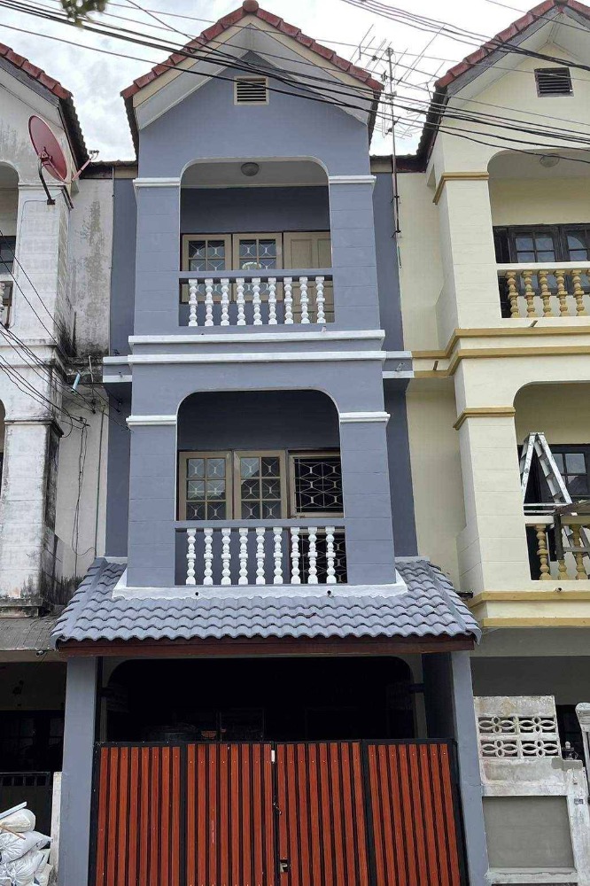 For SaleTownhomeNawamin, Ramindra : 3-storey townhouse, Lert Ubon Village, 5-way intersection, Watcharapol, Thep Rak, Phahon Yothin, Bang Khen, Tha Raeng, Ram Intra, Sukhapiban 5, Sai Mai, Sri Pathum, Major Ratchayothin