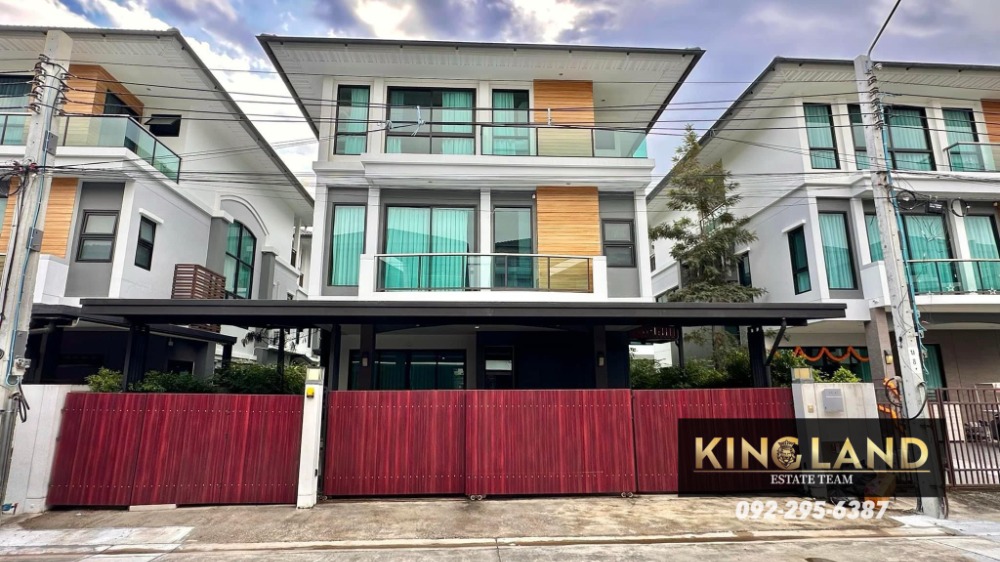 ให้เช่าบ้านลาดกระบัง สุวรรณภูมิ : #ให้เช่าบ้าน3ชั้น หมู่บ้านศุภลัยเอสเซ้นต์-สวนหลวง บ้านใหม่มาก พื้นที่ขนาดใหญ่ 321 ตรม. บ้านDouble volume 5 ห้องนอน 5 ห้องน้ำ จอดรถได้4คัน บ้านสวยหรู ตกแต่งพร้อมอยู่ อุปกรณ์เครื่องใช้ไฟฟ้าครบ ราคาเช่า 200,000 บาท/เดือน