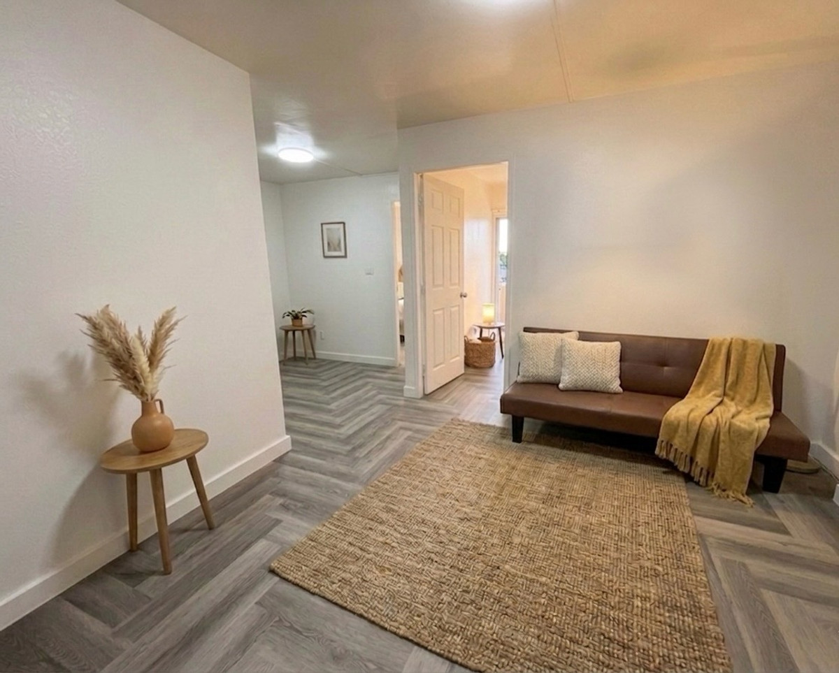 ให้เช่าคอนโดแจ้งวัฒนะ เมืองทอง : คอนโด 2 ห้องนอนให้เช่าพร้อมเฟอร์ รีโนเวทใหม่ ฌ็องเซลิเซ่ ติวานนท์ ติดห้างโรบินสัน ศรีสมาน และใกล้ศูนย์ราชการแจ้งวัฒนะ