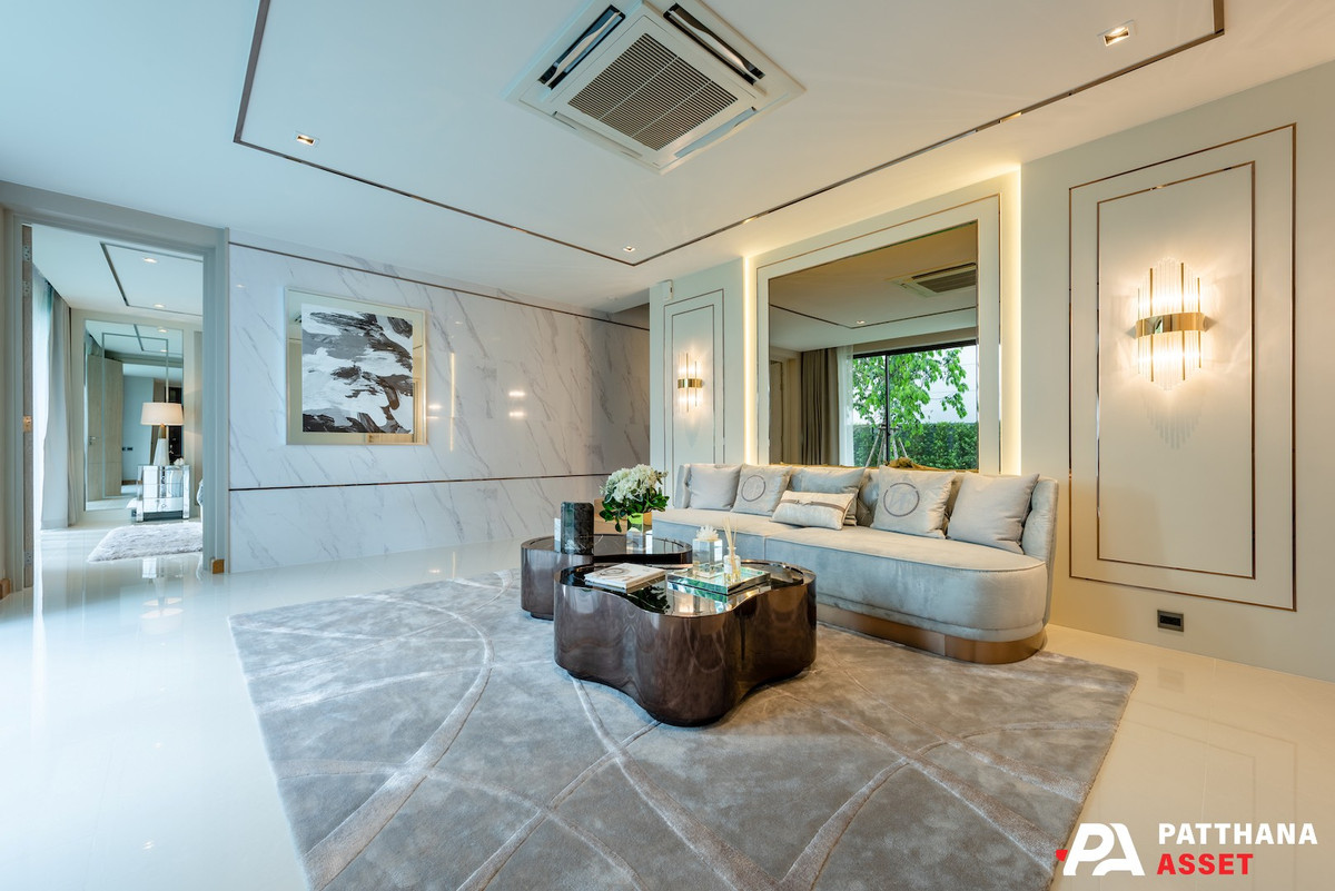 ให้เช่าบ้านพระราม 9 เพชรบุรีตัดใหม่ RCA : House For Rent  4 Bedroom 5 Bathroom 3 Parking 400 Sq.m Rama 9 - Ratchada - Huai khwang