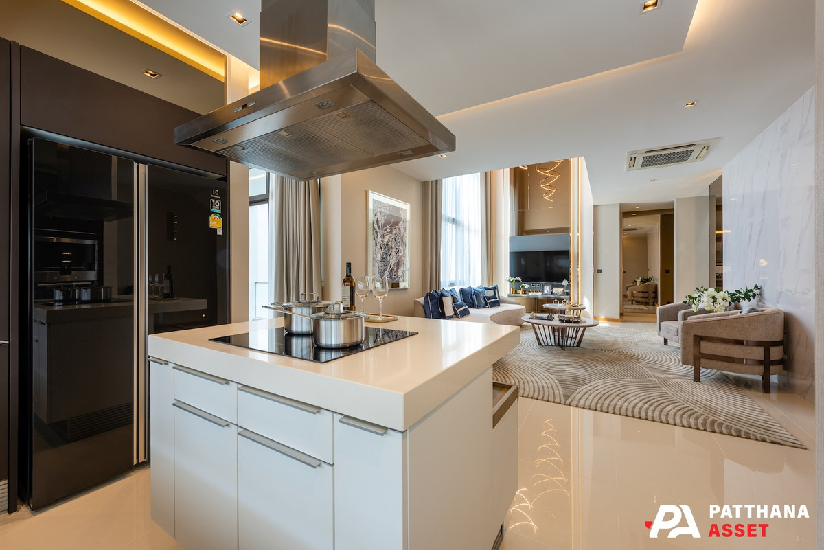 ให้เช่าบ้านพระราม 9 เพชรบุรีตัดใหม่ RCA : House For Rent  4 Bedroom 5 Bathroom 3 Parking 400 Sq.m Rama 9 - Ratchada - Huai khwang