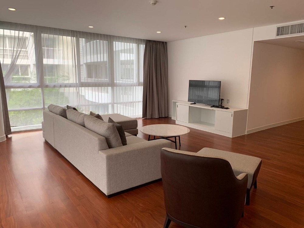 ให้เช่าคอนโดสุขุมวิท อโศก ทองหล่อ : ให้เช่าคอนโด 3ห้องนอน+ห้องแม่บ้าน เฟอร์นิเจอครบ ระเบียงใหญ่ ใกล้BTS พร้อมเข้าอยู่