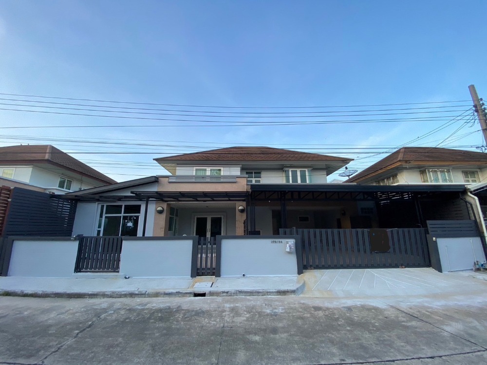 For SaleHouseSamut Prakan,Samrong : Beautiful house for sale, 72 sq m., New Style Bangna-Theparak project, 3 bedrooms, 4 bathrooms, building extension and garage, ready to move in.
