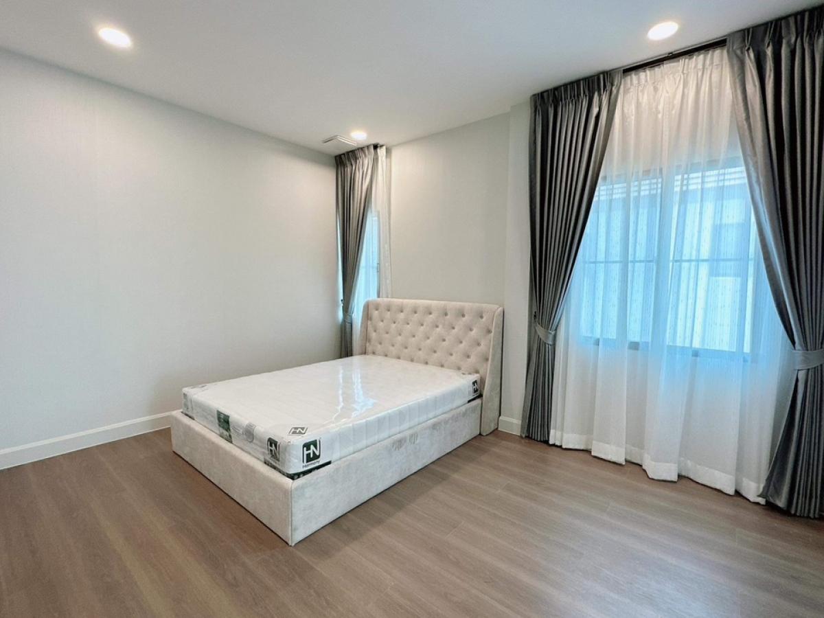 For SaleHousePattanakan, Srinakarin : 📢👇 Sell with tenant til September 2028 A detached house at Nantawan Village, Rama 9, Krungthep Kreetha With private pool, Le Marquis, L, beautiful decoration 