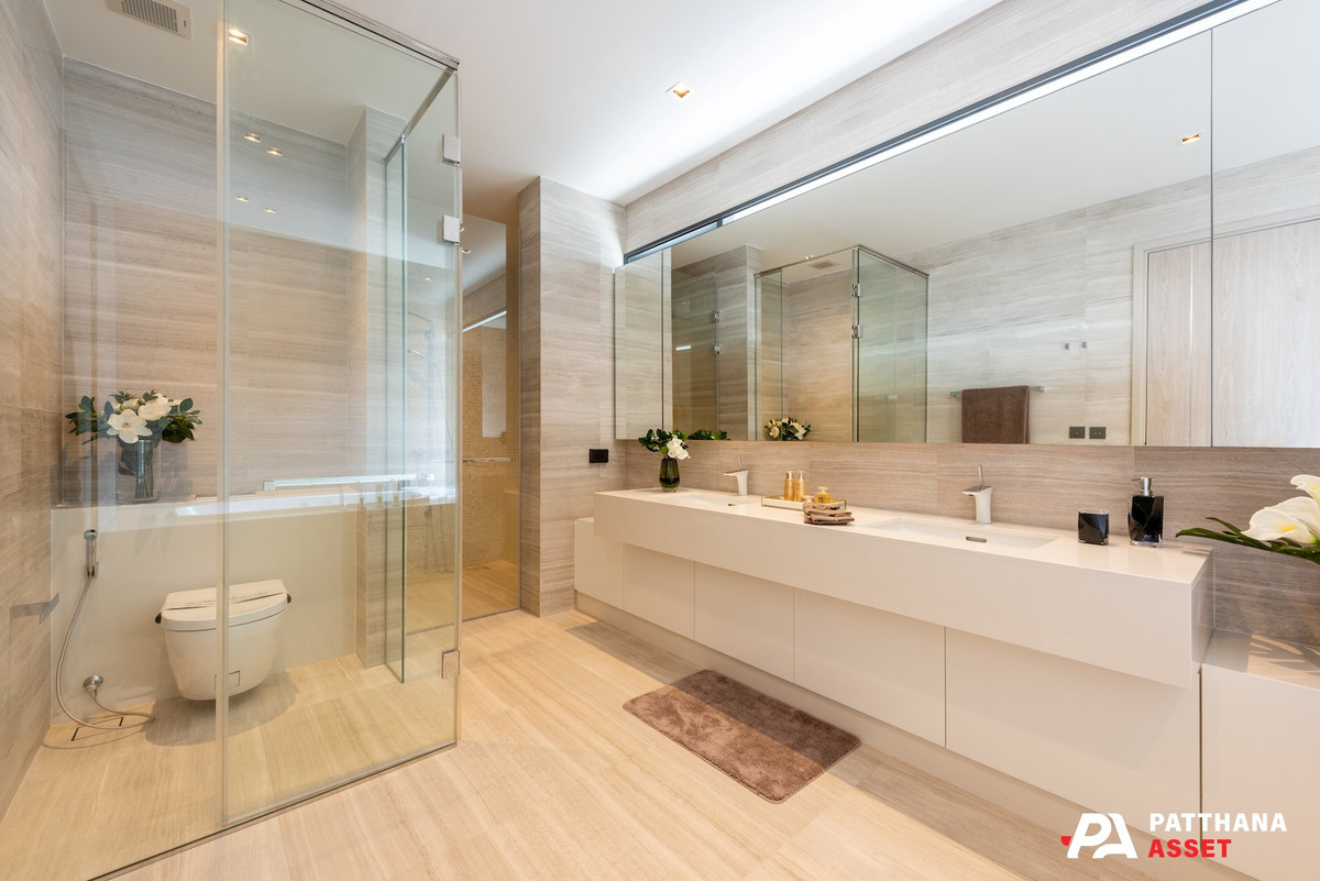 ให้เช่าบ้านพระราม 9 เพชรบุรีตัดใหม่ RCA : House For Rent  4 Bedroom 5 Bathroom 3 Parking 400 Sq.m Rama 9 - Ratchada - Huai khwang