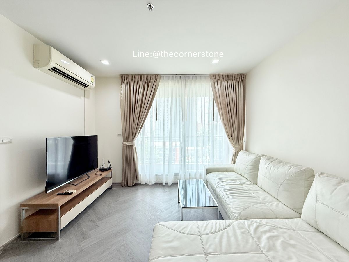 For RentCondoRatchadapisek, Huaikwang, Suttisan : Rhythm Ratchada - Huai Khwang, newly renovated room, very beautiful room, complete furniture and electrical appliances, ready to move in, good location, convenient transportation, near MRT Huai Khwang No.250819