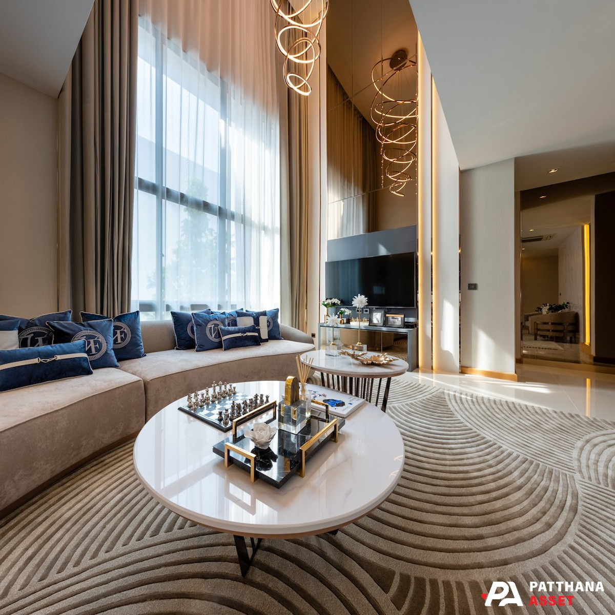 ให้เช่าบ้านพระราม 9 เพชรบุรีตัดใหม่ RCA : House For Rent  4 Bedroom 5 Bathroom 3 Parking 400 Sq.m Rama 9 - Ratchada - Huai khwang