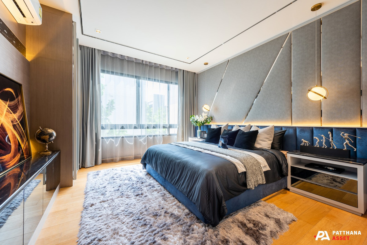 ให้เช่าบ้านพระราม 9 เพชรบุรีตัดใหม่ RCA : House For Rent  4 Bedroom 5 Bathroom 3 Parking 400 Sq.m Rama 9 - Ratchada - Huai khwang